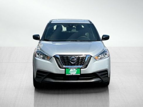 Used 2020 Nissan Kicks S FWD image 2