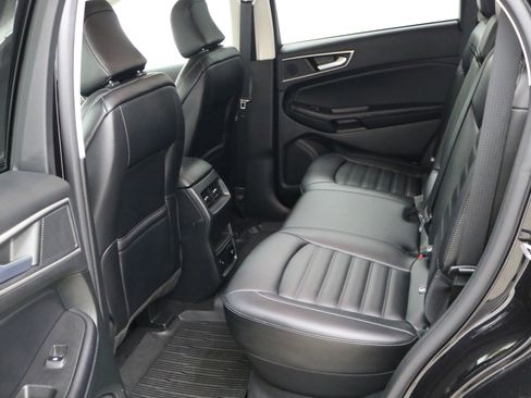 Used 2023 Ford Edge SEL w/ Convenience Package image 4