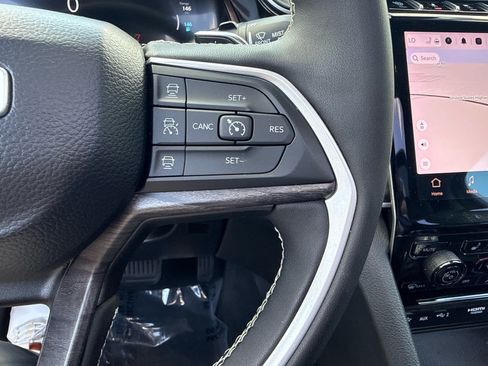 Used 2023 Jeep Grand Cherokee 4WD 4xe w/ Luxury Tech Group II image 16
