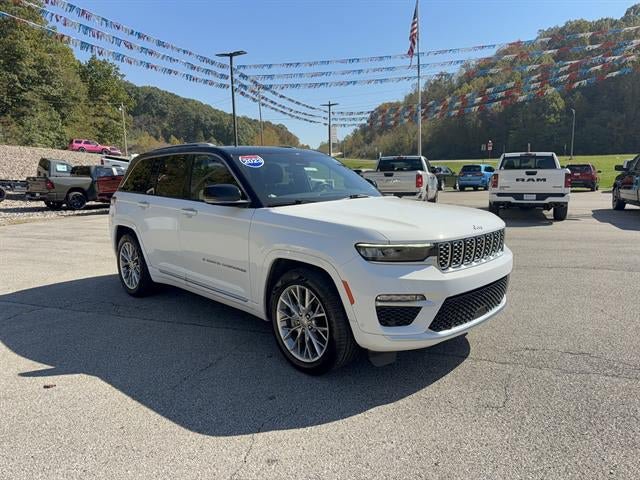 Used 2023 Jeep Grand Cherokee Summit w/ Luxury Tech Group V AWD/4WD image 3