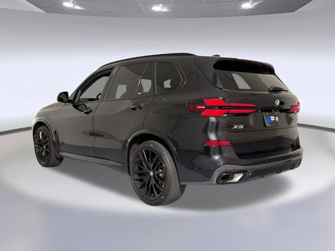 Used 2024 BMW X5 sDrive40i w/ M Sport Package RWD image 3
