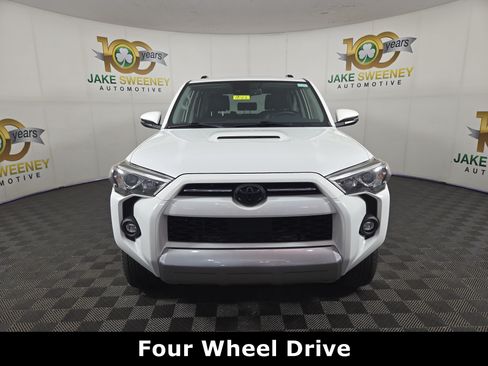 Used 2022 Toyota 4Runner TRD Off-Road Premium w/ Moonroof Package AWD/4WD image 2