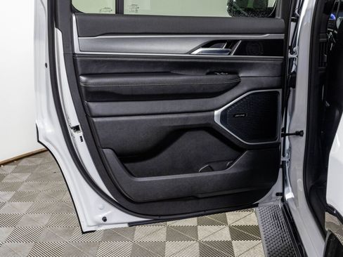New 2026 Jeep Grand Wagoneer 4WD w/ Premium Group I image 42