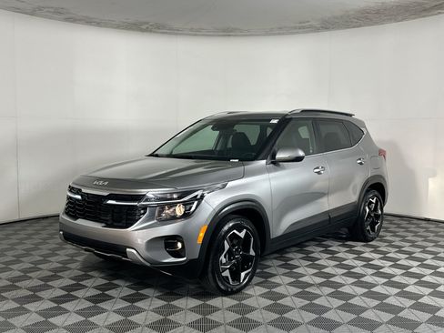 Used 2025 Kia Seltos EX FWD image 7