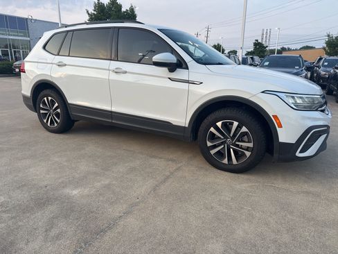 Used 2022 Volkswagen Tiguan S FWD image 2