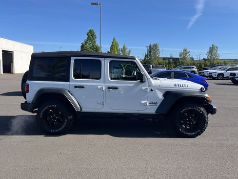 Used 2023 Jeep Wrangler Unlimited w/ Cold Weather Group AWD/4WD image 6