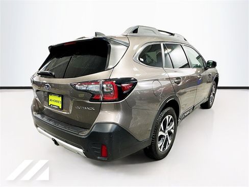 Used 2022 Subaru Outback Limited image 5
