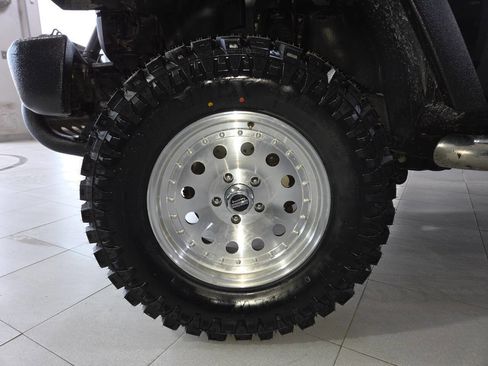 Used 2008 Jeep Wrangler Unlimited Sahara w/ Dual Top Group AWD/4WD image 12