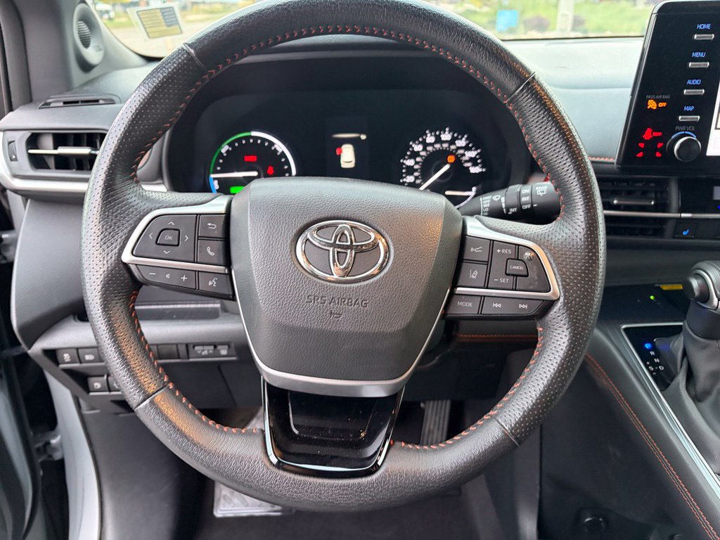 Used 2023 Toyota Sienna XSE w/ XSE Plus Package AWD/4WD image 22