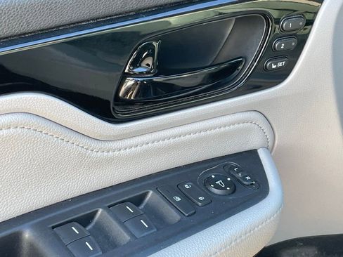 Used 2023 Honda Odyssey Touring image 6