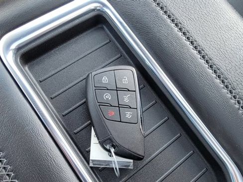 Used 2022 GMC Yukon XL Denali AWD/4WD image 42