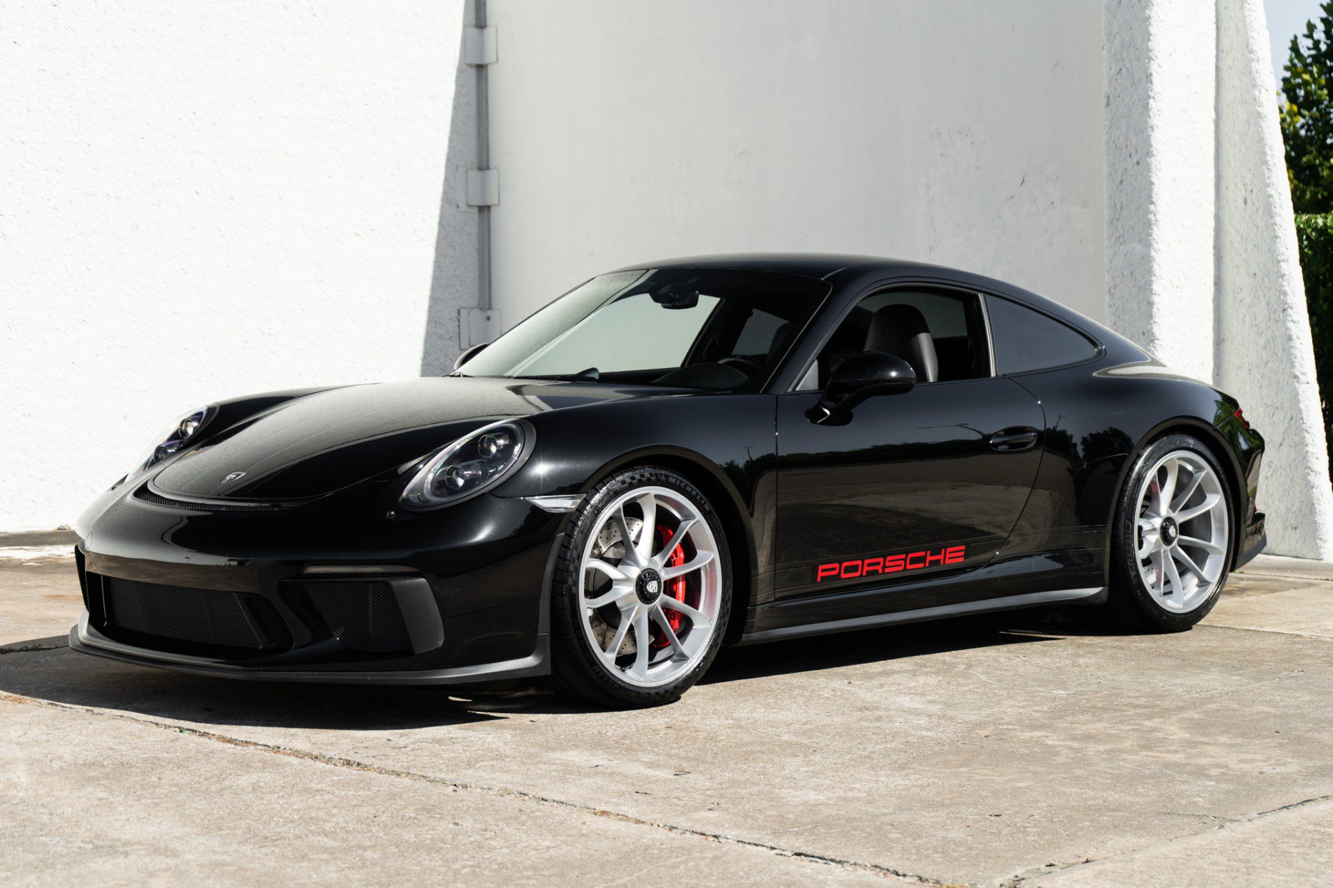 Used 2018 Porsche 911 GT3 RWD image 2