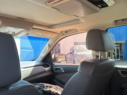 Used 2018 GMC Yukon Denali w/ Open Road Package AWD/4WD image 9