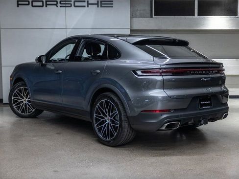 Certified 2025 Porsche Cayenne Coupe AWD/4WD image 3