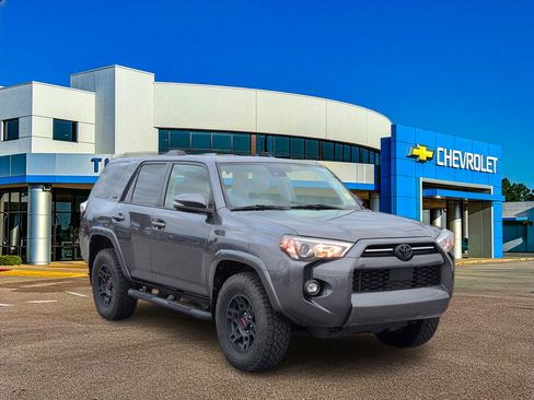 Used 2023 Toyota 4Runner SR5 Premium image 7