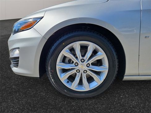 Used 2022 Chevrolet Malibu LT image 4
