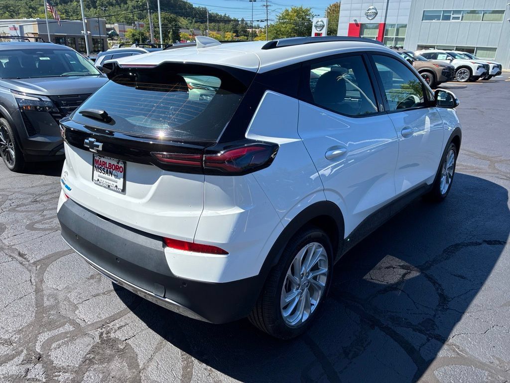 Used 2023 Chevrolet Bolt EUV LT w/ Driver Confidence Package FWD image 7