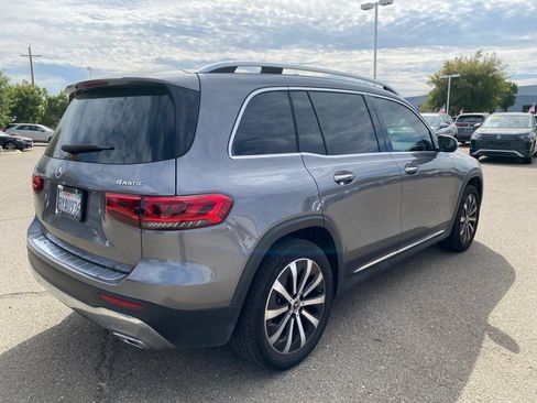 Used 2021 Mercedes-Benz GLB 250 4MATIC image 5