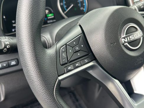 Used 2025 Nissan Leaf S FWD image 17