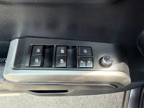 Used 2018 Toyota Tacoma TRD Sport w/ TRD Premium Sport Package RWD image 25