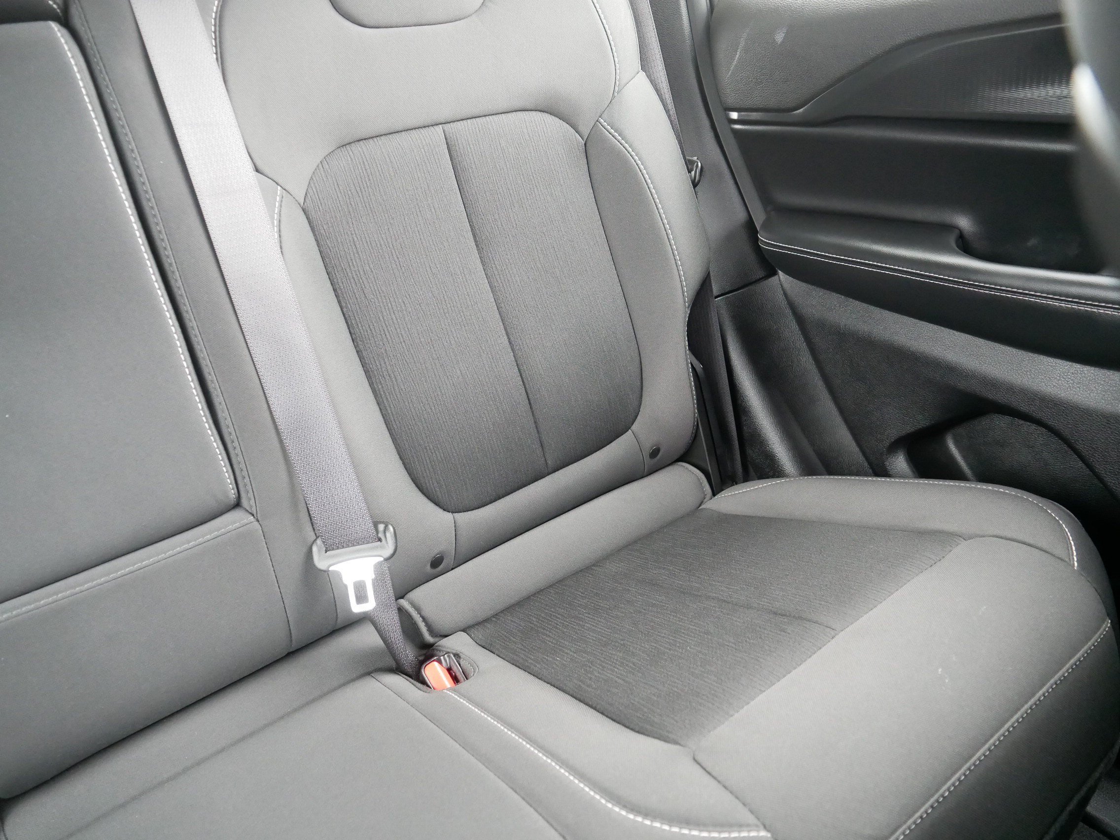 Used 2023 Jeep Grand Cherokee Laredo w/ Luxury Tech Group I AWD/4WD image 14
