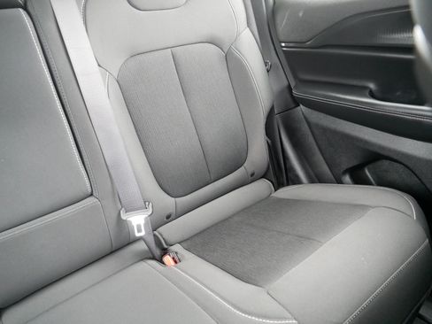 Used 2023 Jeep Grand Cherokee Laredo w/ Luxury Tech Group I AWD/4WD image 14