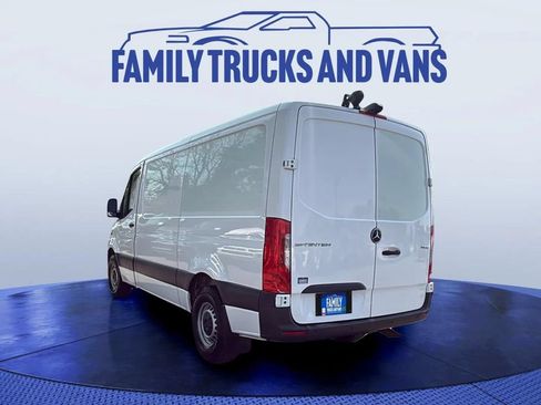 Used 2022 Mercedes-Benz Sprinter 1500 image 3