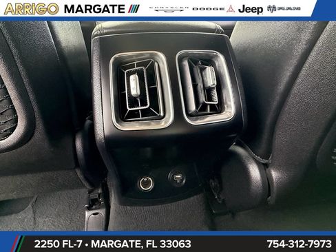 Used 2022 Kia Sorento S FWD image 12