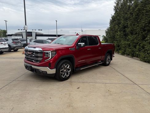 Used 2023 GMC Sierra 1500 SLT w/ SLT Premium Plus Package AWD/4WD image 7