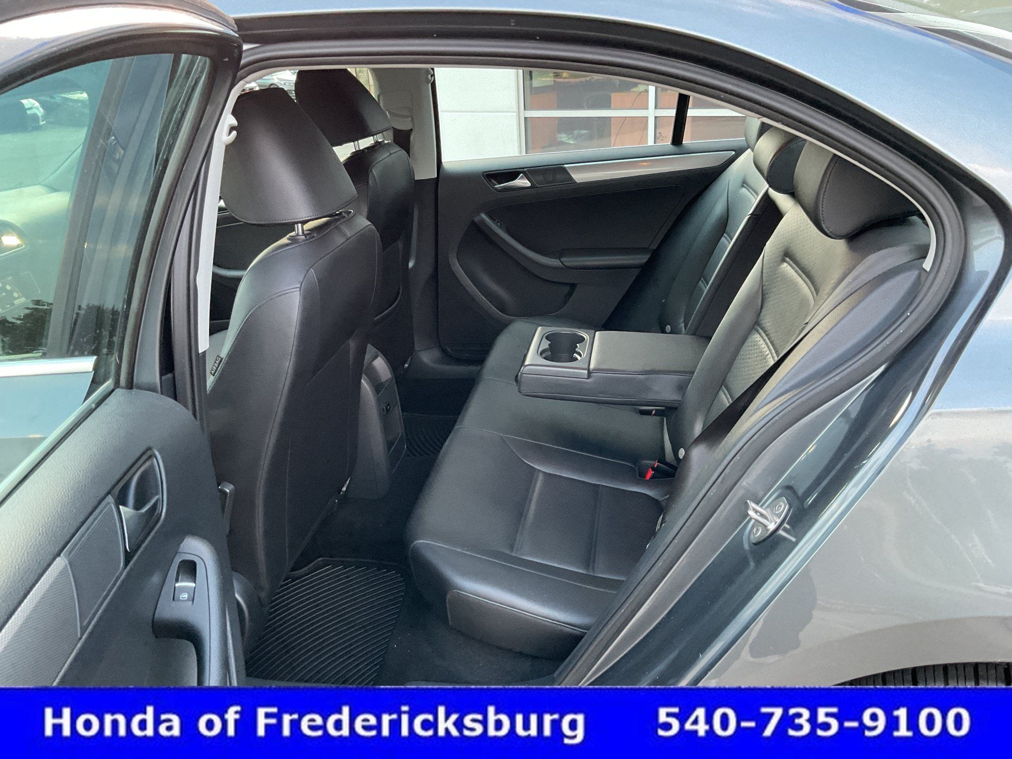 Used 2015 Volkswagen Jetta SE FWD image 24