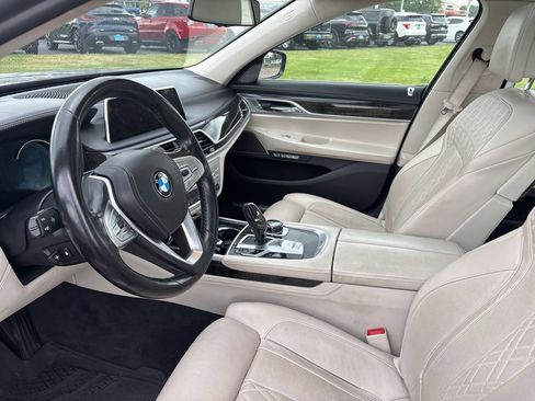 Used 2018 BMW 750i xDrive AWD/4WD image 5