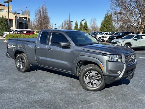 Used 2025 Nissan Frontier SV image 2