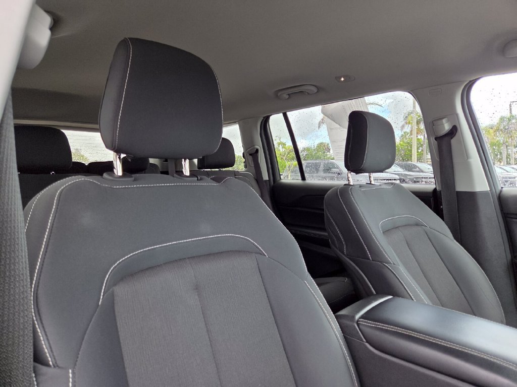 Used 2023 Jeep Grand Cherokee L Laredo AWD/4WD image 16