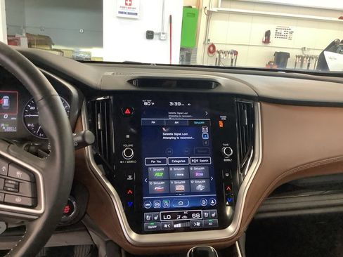 Certified 2023 Subaru Outback Touring XT AWD/4WD image 8