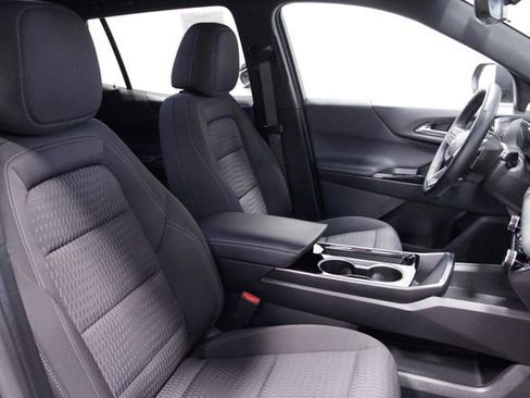 Used 2025 Chevrolet Equinox LT w/ Safety and Technology Package image 12