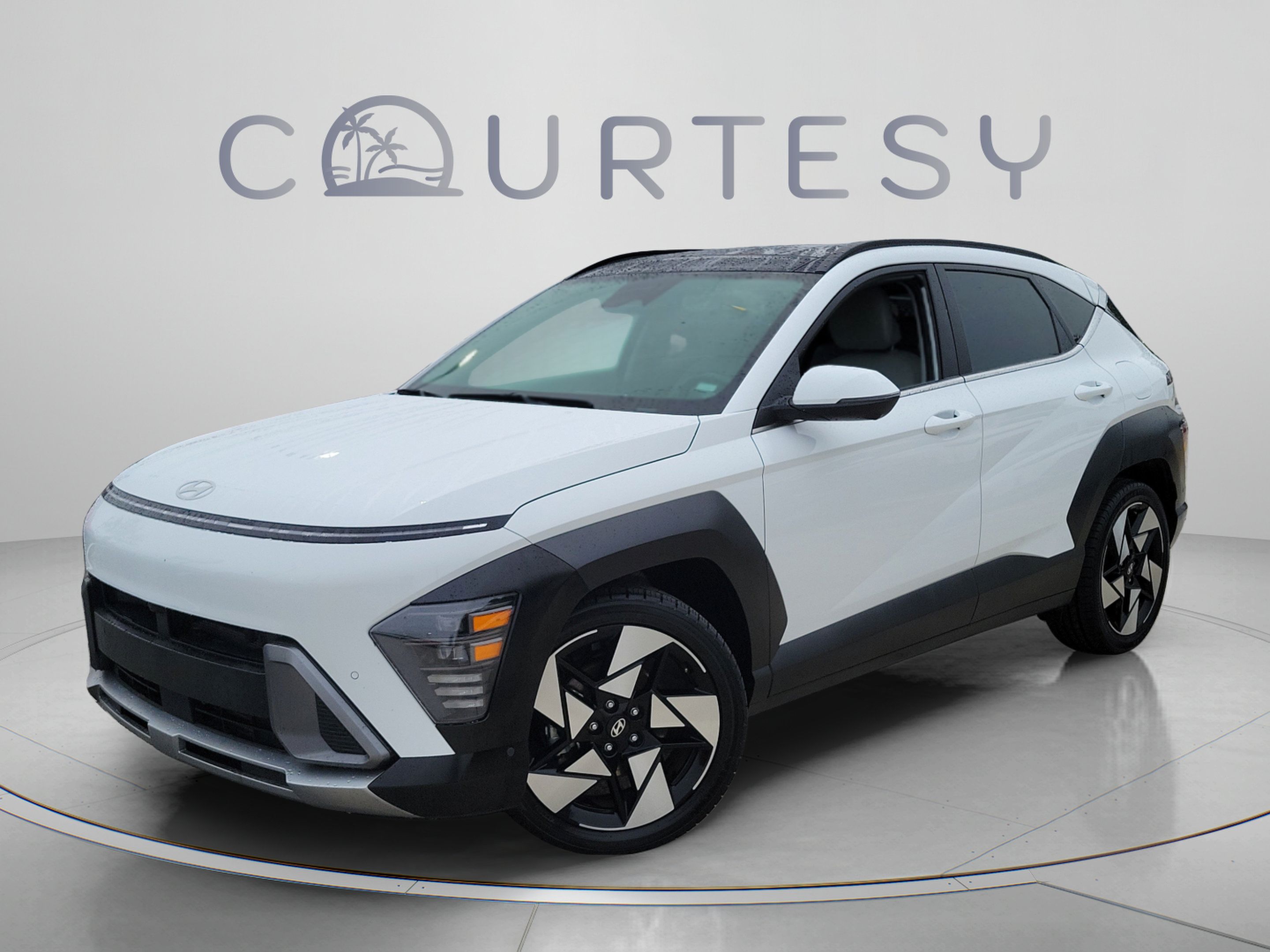 Used 2024 Hyundai Kona Limited FWD image 1