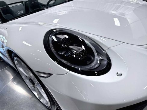 Used 2019 Porsche 911 Speedster RWD image 14