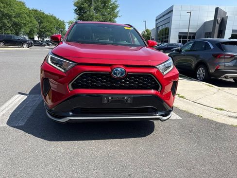 Used 2021 Toyota RAV4 SE w/ Weather & Moonroof Package AWD/4WD image 2