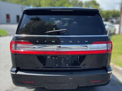 Used 2020 Lincoln Navigator L Reserve w/ Luxury Package RWD image 14