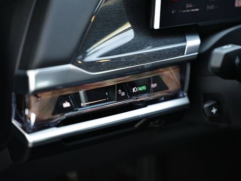 New 2026 BMW 760i xDrive w/ Executive Package AWD/4WD image 21