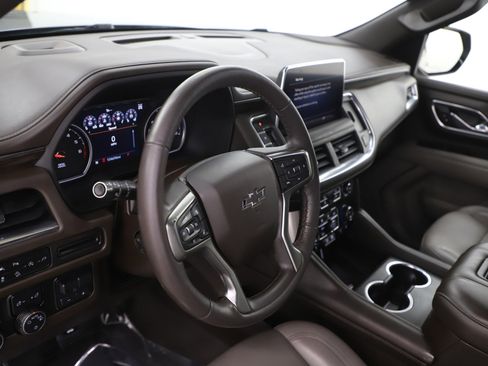 Used 2021 Chevrolet Tahoe Z71 w/ Z71 Off-Road Package image 24