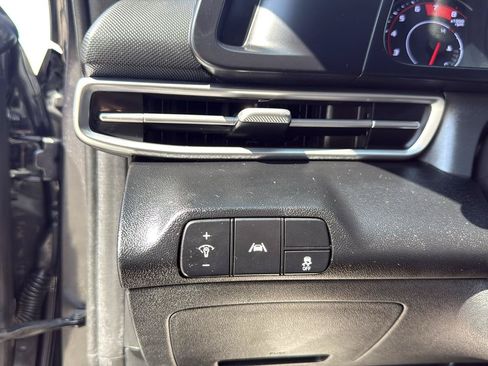 Used 2022 Hyundai Elantra SEL FWD image 23