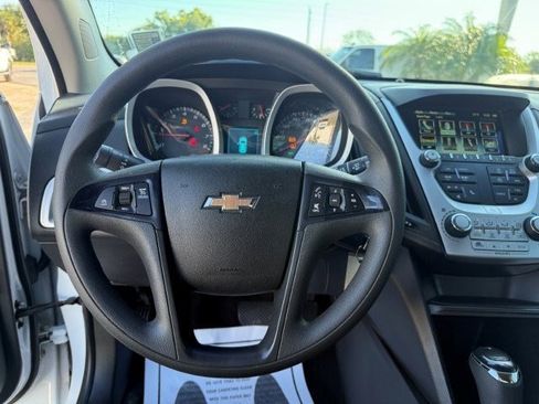 Used 2017 Chevrolet Equinox LS FWD image 14