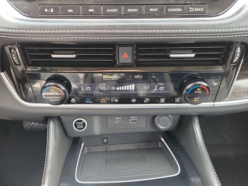 Certified 2021 Nissan Rogue Platinum FWD image 34