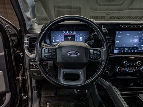 Used 2023 Ford F250 Lariat w/ Lariat Ultimate Package AWD/4WD image 13
