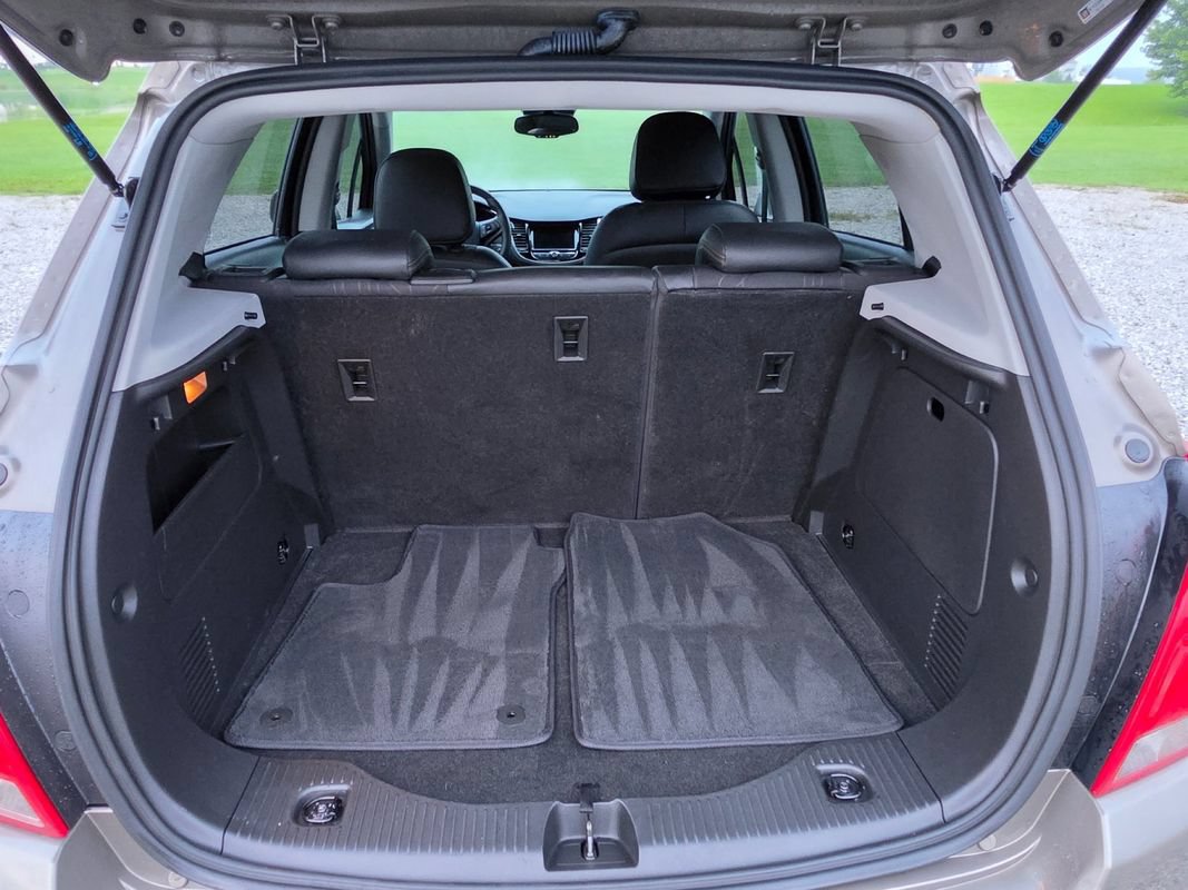 Used 2021 Chevrolet Trax LT FWD image 9