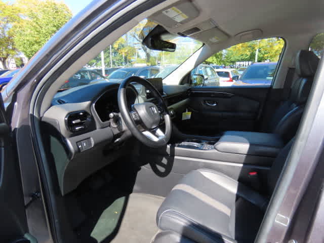 Certified 2025 Honda Pilot EX-L image 2