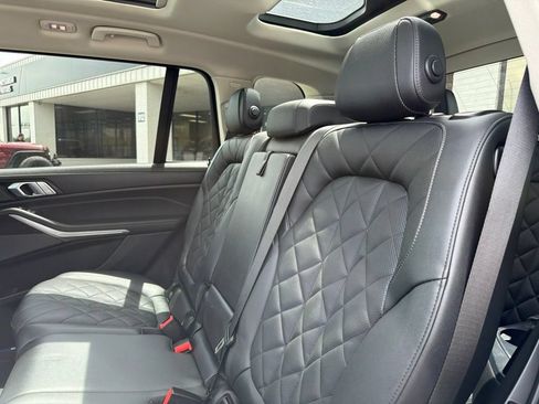 Used 2024 BMW X7 xDrive40i w/ Premium Package AWD/4WD image 29