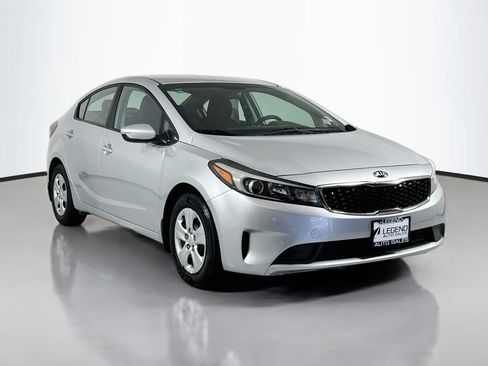 Used 2017 Kia Forte LX w/ LX Popular Package FWD image 4