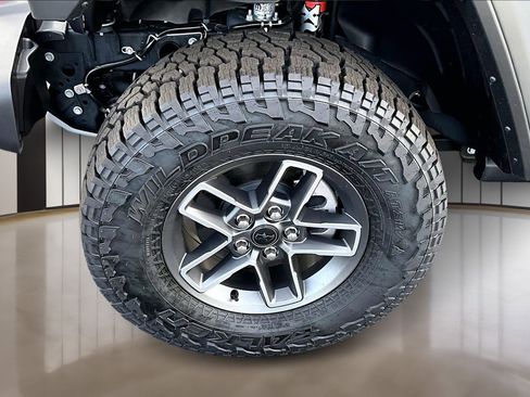 New 2025 Jeep Gladiator Mojave w/ Safety Group image 11